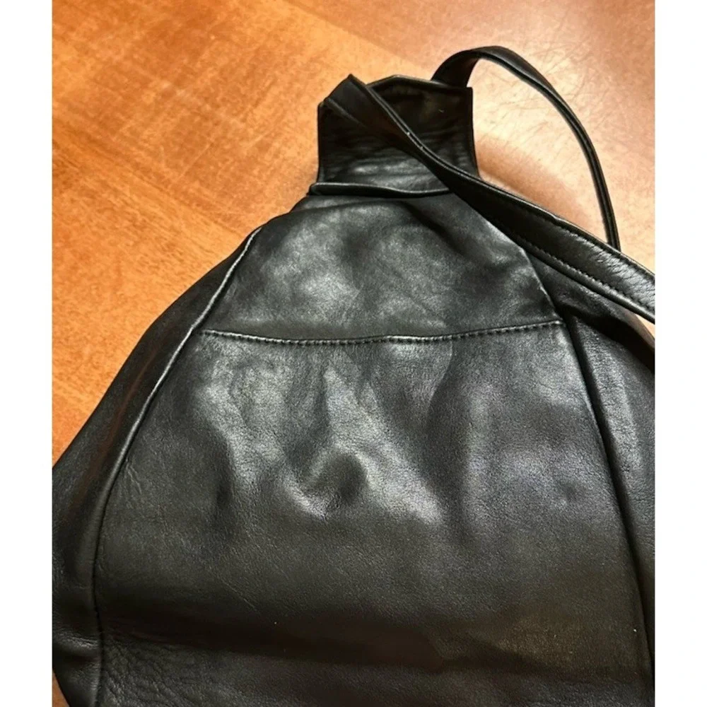 Pop's Black Leather Backpack Pockets Zip Medium Unisex‎ Minimalist